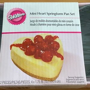 Wilton Heart Springform Pan Set (2 pans)
